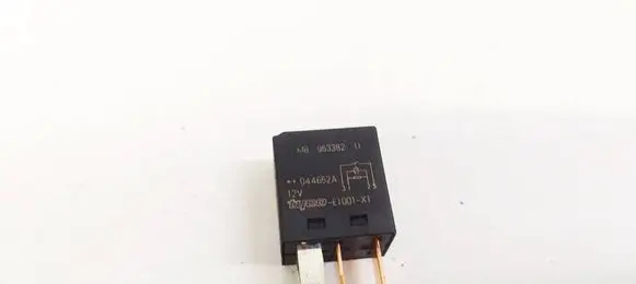 Mitsubishi Colt Other relay MB953382 044652A