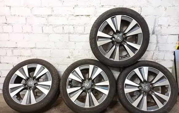 Nissan Pulsar R17 alloy rim 3NA3A