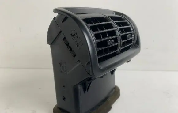 Rear air vent grill