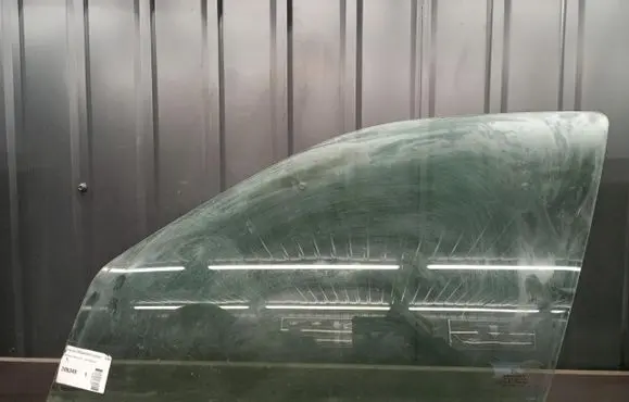 Citroen Berlingo Front door window glass four-door
