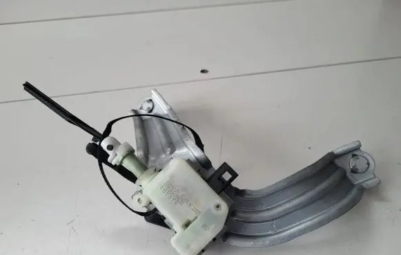 Fuel tank cap lock motor