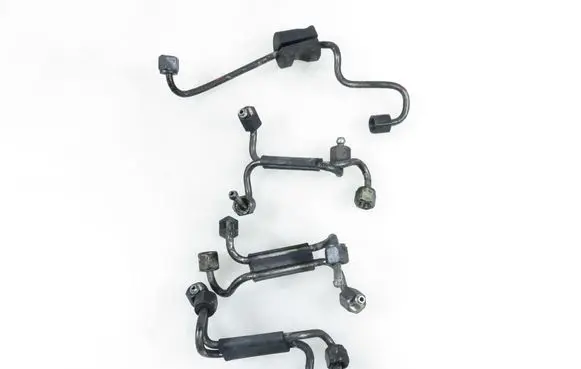 BMW 5 E39 Fuel injector supply line/pipe 