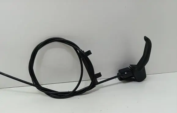 Volkswagen PASSAT B5.5 Engine bonnet (hood) release handle 3B1823533