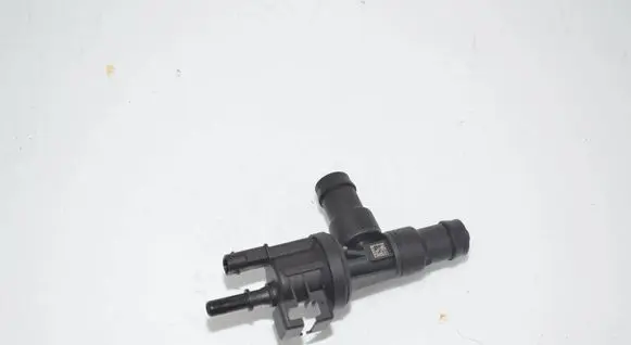 BMW 2 G42 Fuel tank valve 7643106 13907643106 13907645860