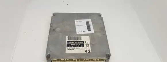 Toyota Avensis T250 Engine control unit/module 8966105420 1758005034
