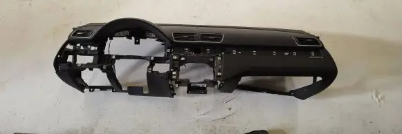Volkswagen PASSAT B7 Dashboard 3c1857009