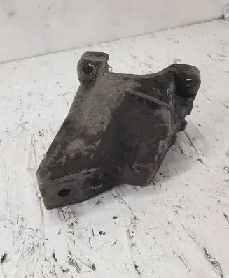 Audi A4 S4 B5 8D Gearbox mounting bracket 4A0399113J