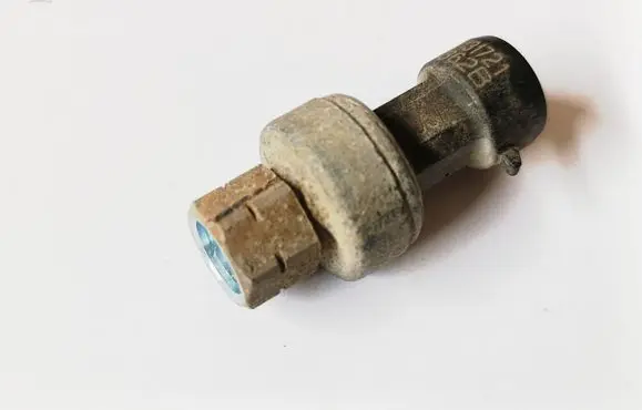 Air conditioning (A/C) pressure sensor