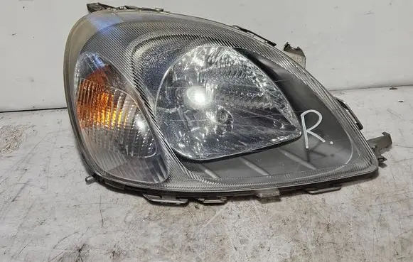 Toyota Yaris Headlight/headlamp 811300D01100 89006898
