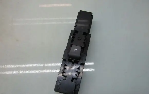 Hyundai i30 fastback Quarter vent window switch 93576G4100