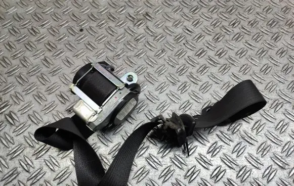 Opel Astra J Front seatbelt 617023500 009R000 410538