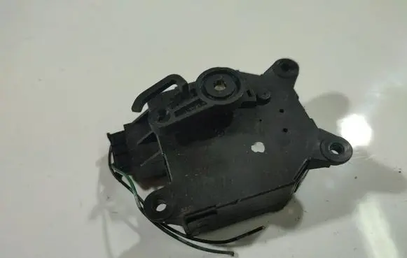 Nissan Note (E11) Air flap motor/actuator N100464DA