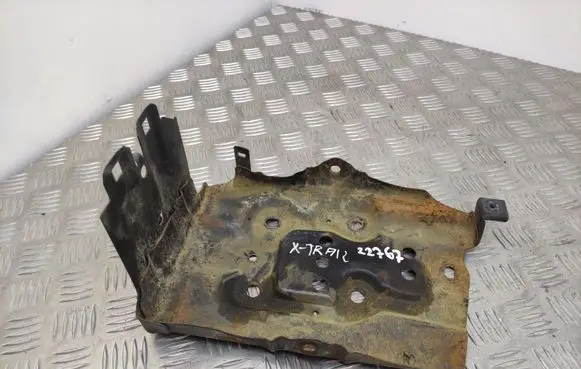 Nissan X-Trail T30 Battery tray 