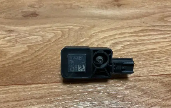 Opel Insignia A Airbag deployment crash/impact sensor 13502341