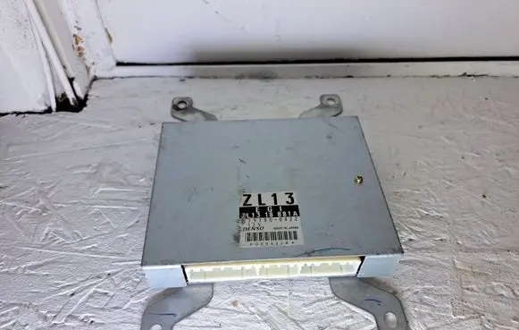 Acura ILX Engine control unit/module ZL1318881A 797000422 ZL13
