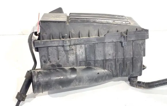 Volkswagen Golf VI Air filter box 3C0129601CA