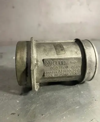 Audi A6 S6 C5 4B Mass air flow meter 059906461D AFH7025C