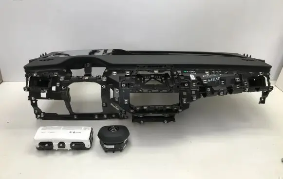 Skoda Enyaq iV Dashboard 5LB857007F 5E3880201P 5LA880204D