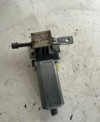 Volkswagen Touareg I Seat adjustment motor 0390203220