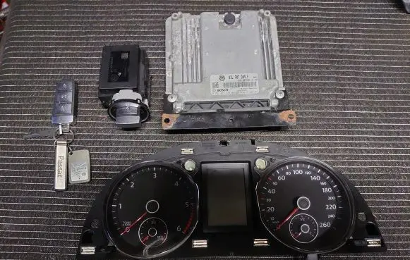 Engine ECU kit and lock set