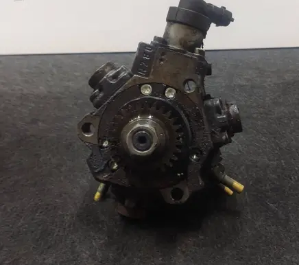 Opel Vivaro Fuel injection high pressure pump 0445010234 8201024003 8200912103
