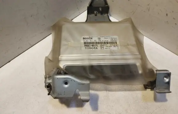 Toyota Yaris Engine control unit/module 896610D171 0281011651