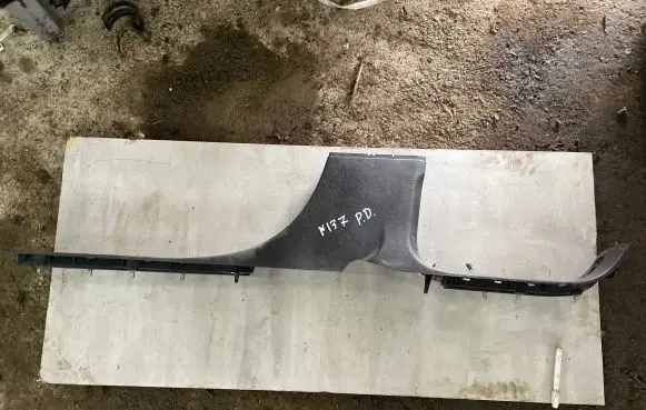 (B) pillar trim (bottom)