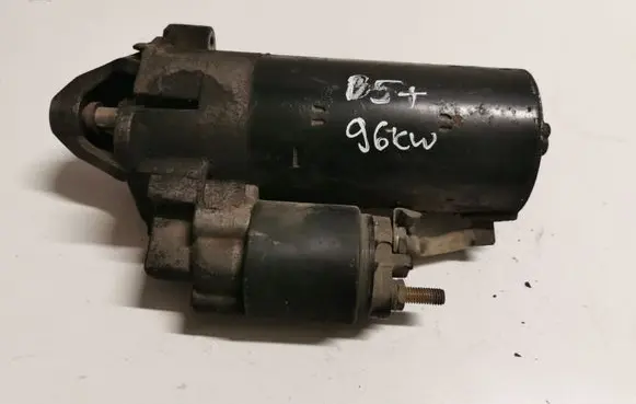 Volkswagen PASSAT B5.5 Starter motor 0001110126