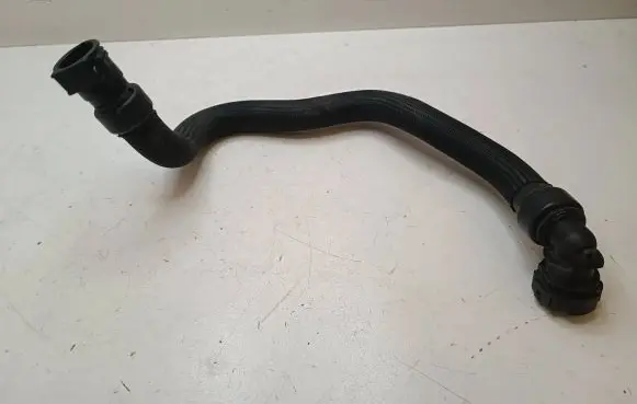 Coolant pipe/hose