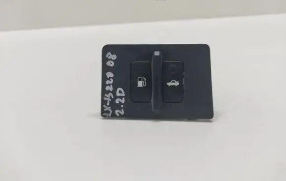 Lexus IS 220D-250-350 Fuel tank opening switch 15A990