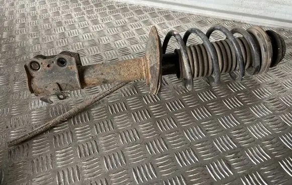 Toyota Yaris Front shock absorber/damper