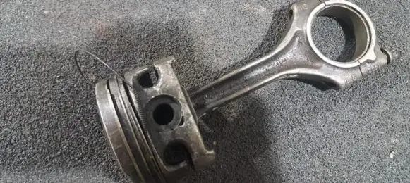 BMW 5 E39 Piston with connecting rod 143290