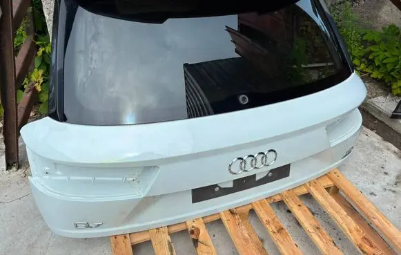Audi Q7 4M Tailgate/trunk/boot lid 4M0827569