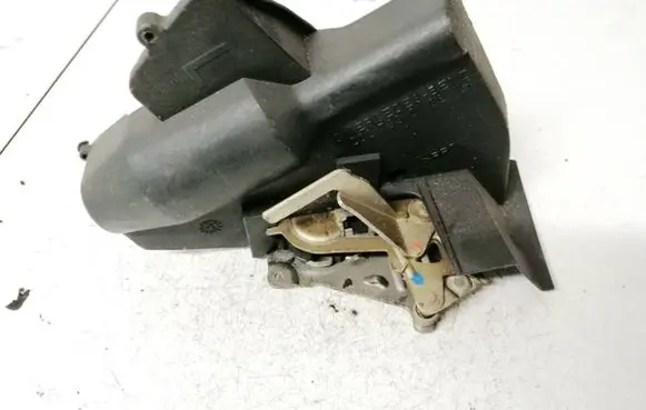 Mercedes-Benz C W202 Rear door lock 2027300535 2027330108