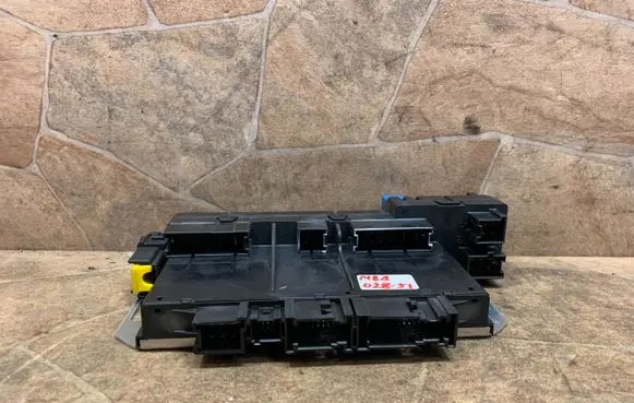 Mercedes-Benz SL R230 Fuse box set A2305451532