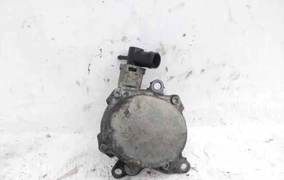 Renault Trafic III (X82) Vacuum pump