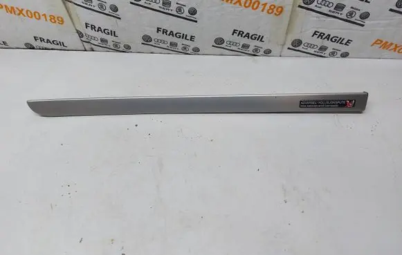 Volkswagen Touran I Dashboard glove box trim 1t1858415c