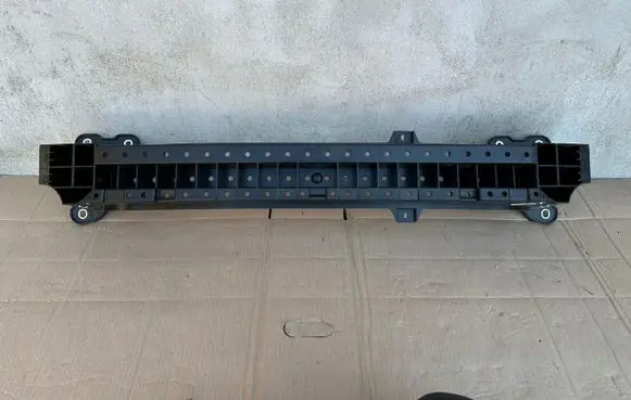 Suzuki Swift II Quarter panel pressure vent 