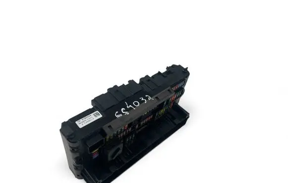 BMW 5 F10 F11 Fuse module 9252815