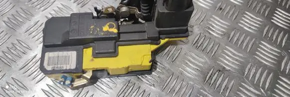 Volvo XC90 Rear door lock 8626968