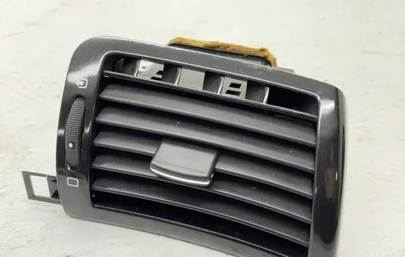 Peugeot 407 Dashboard side air vent grill/cover trim 9644589377