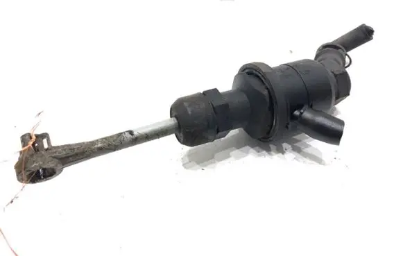 Suzuki Swift I Clutch slave cylinder 