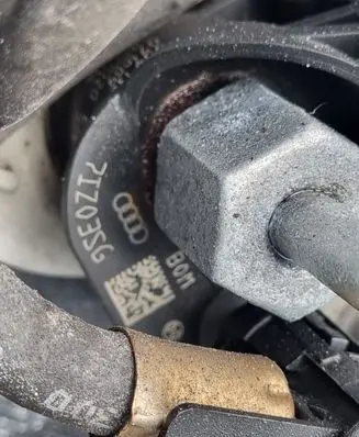 Audi A4 S4 B7 8E 8H Fuel injector 059130277AP