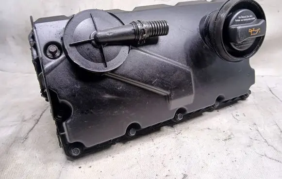 Audi A4 S4 B6 8E 8H Rocker cam cover 038103475N