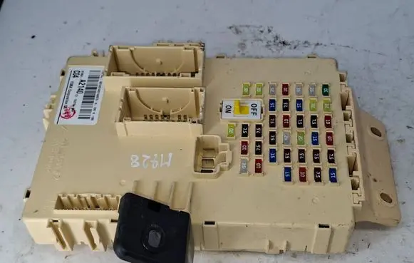 KIA Ceed Fuse module 91950A2140 A21401602160076 1316215044