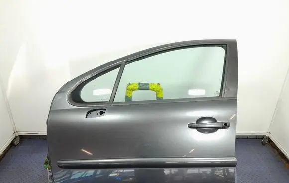 Peugeot 207 CC Front door