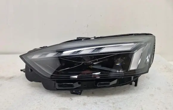 Audi A5 Headlight/headlamp 8W6