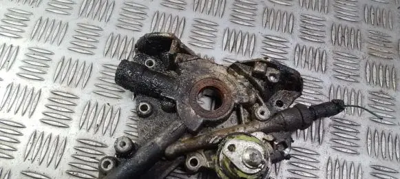 Opel Tigra A Oil pump 90400091
