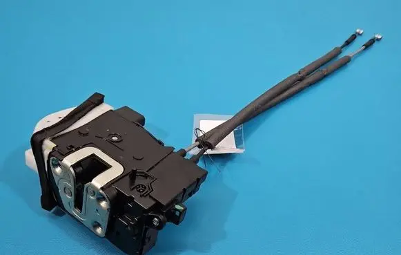 Hyundai ix35 Rear door lock IMPRK1549380