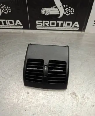 Mercedes-Benz C W204 Rear air vent grill A2048300954